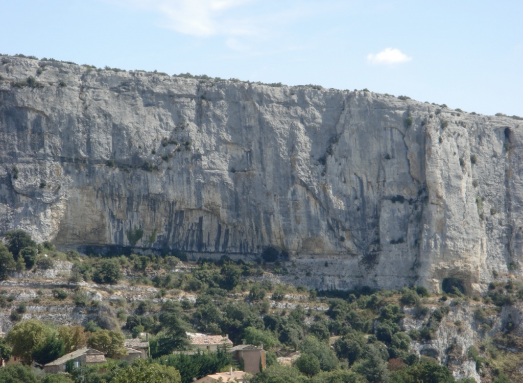 photo of a huge limestone bluff in the south of France